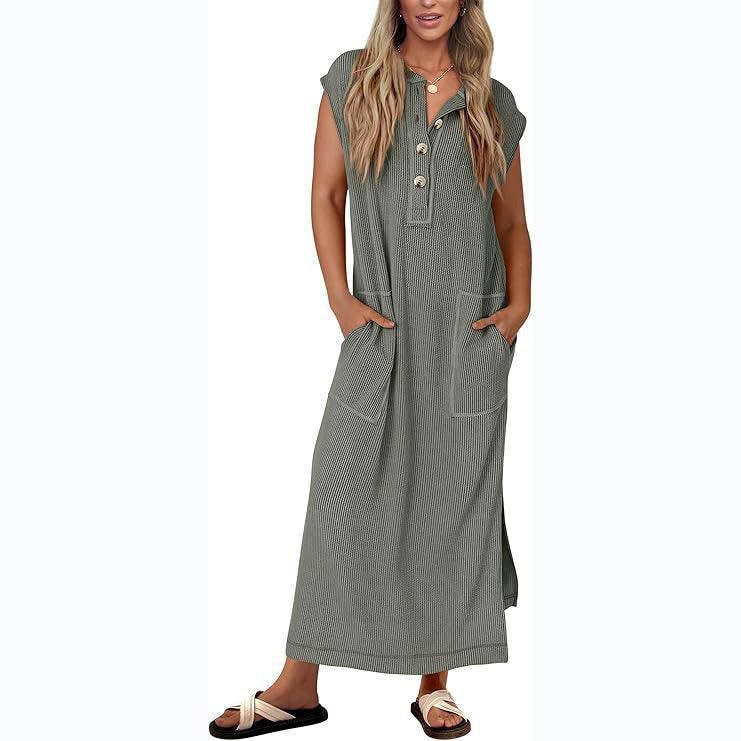 Women’s maxi dress with practical pockets and button closures Ivyshape