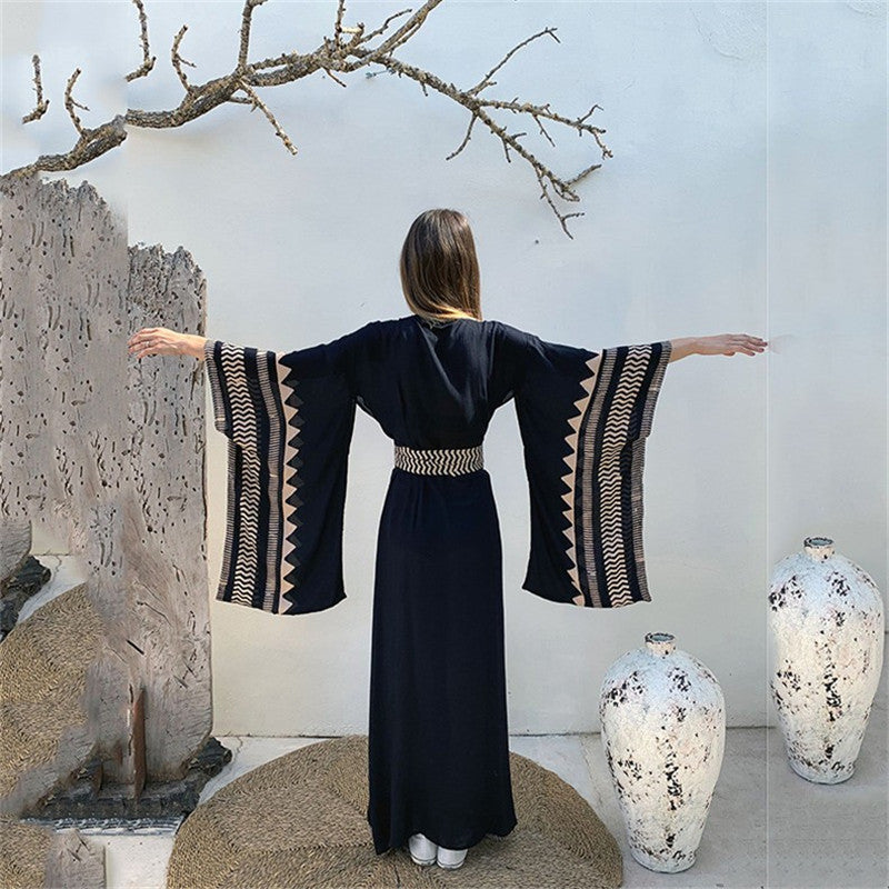 Women's beach robe with artistic graphic pattern Ivyshape