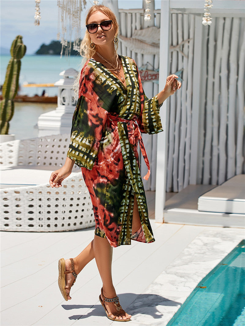Ladies elegant beach kaftan with loose cut and colorful pattern Ivyshape