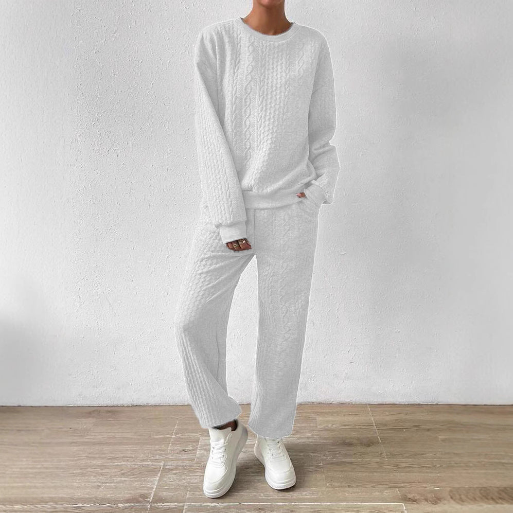 Ladies knitted suit with cable braid pattern Ivyshape