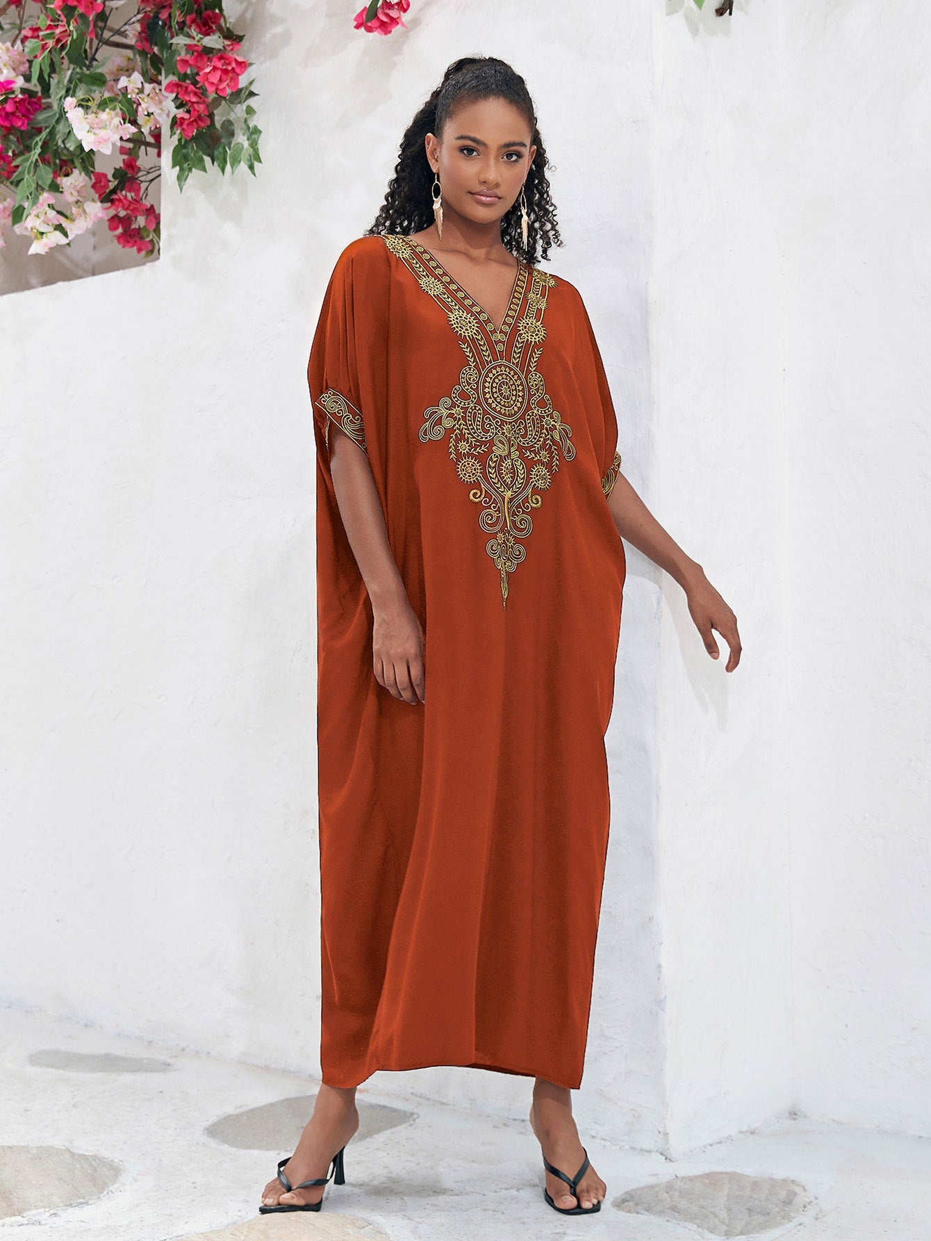 Women's maxi dress with luxurious, elaborate embroidery Ivyshape