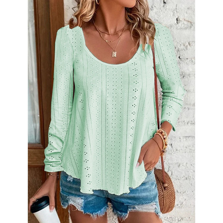 Ladies airy top with fine embroidery Ivyshape