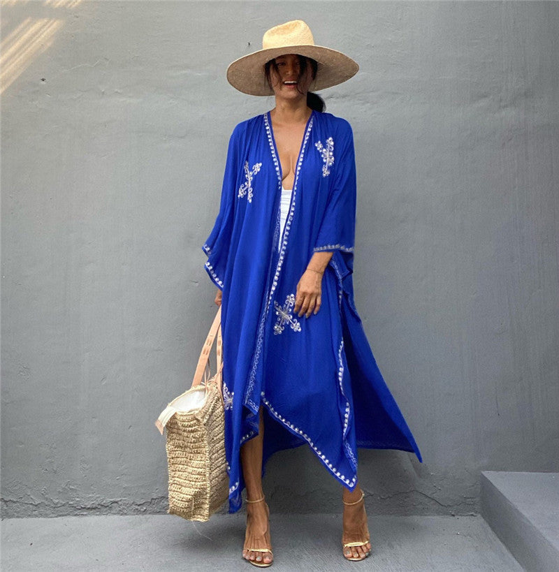 Ladies beach tunic with elaborate decoration and side slit Ivyshape