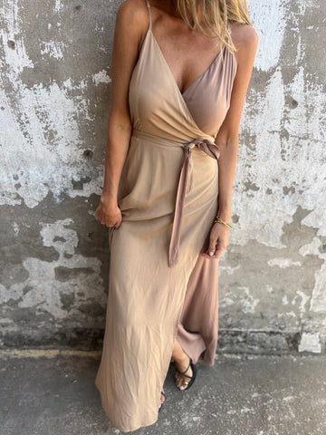 Women Halter Maxi Dress with Asymmetric Hem Ivyshape