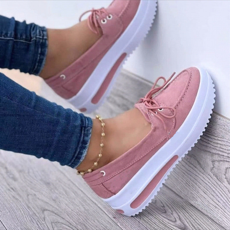 Women's sporty platform sneakers with soft upper material Ivyshape
