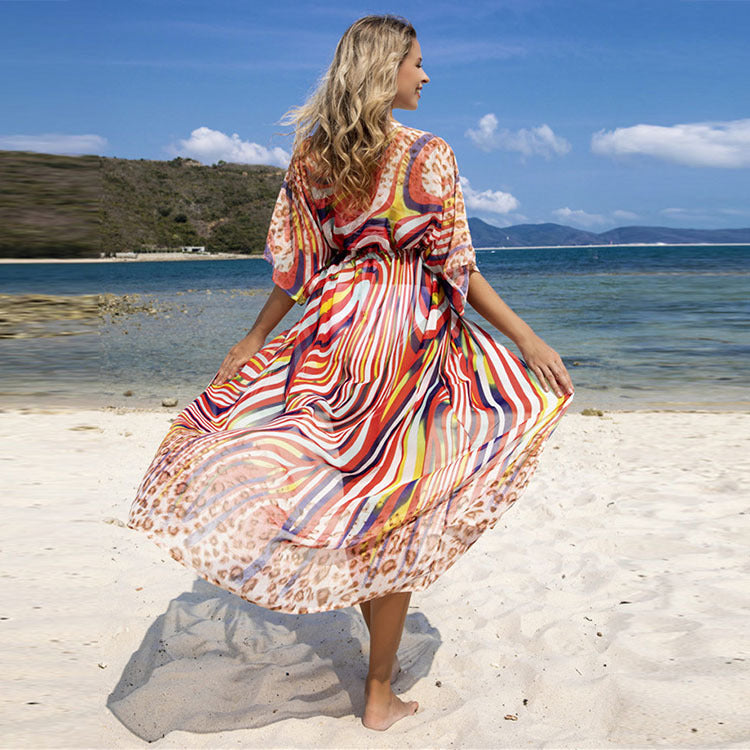Women's beach cover-up with colorful pattern and loose fit Ivyshape