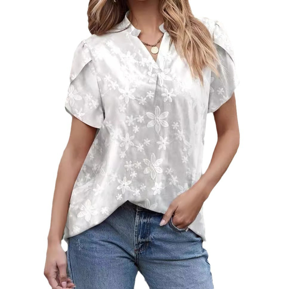 Ladies blouse with fine embroidery details and trendy puff sleeves Ivyshape