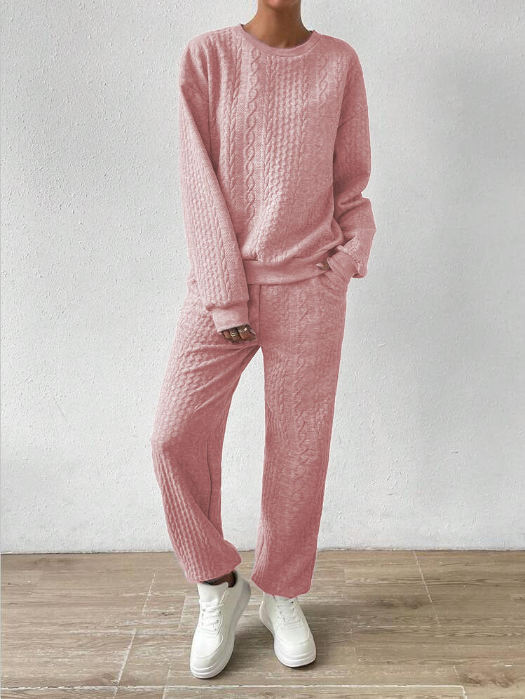 Ladies knitted suit with cable braid pattern Ivyshape