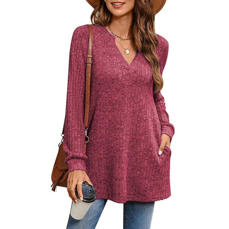 Women’s knitted sweater with side welt pocket and V-neck Ivyshape
