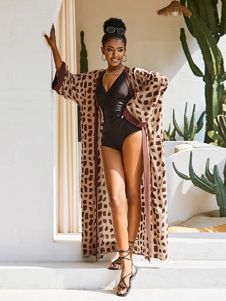 Ladies elegant wrap kimono with graphic pattern and wide cut Ivyshape