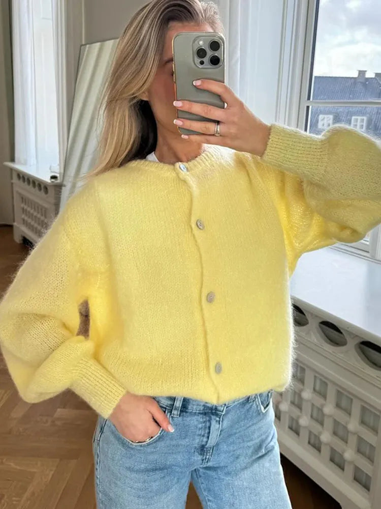 Giovanna | Cardigan in morbido mohair con scollo rotondo