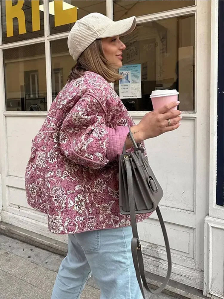 Mia | Giacca trapuntata floreale rosa con dettagli romantici