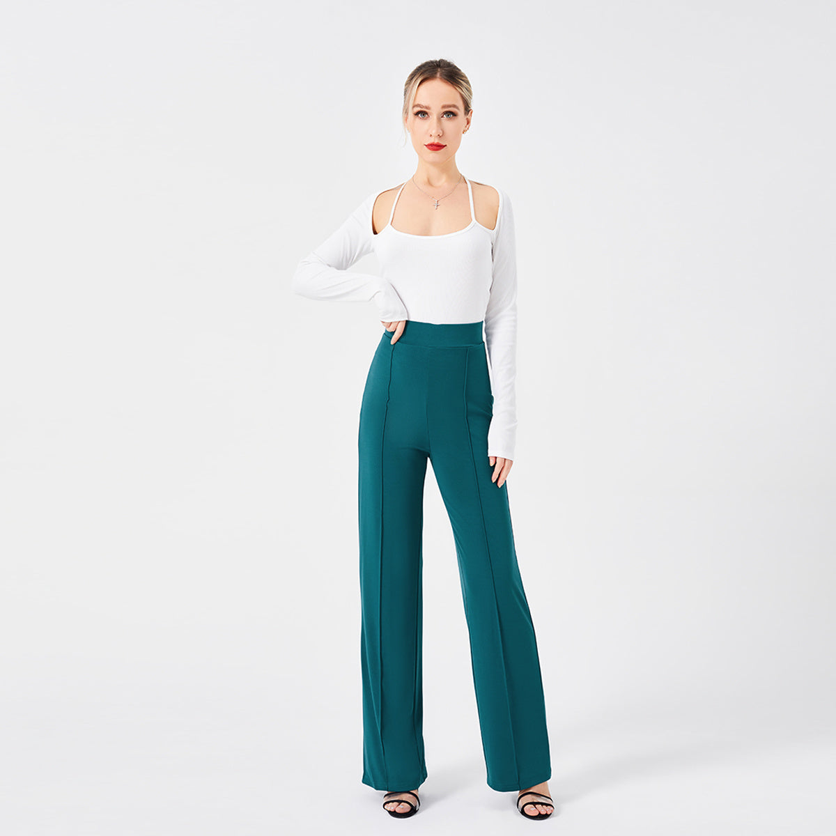 Carmen | Pantaloni casual in tinta unita, vestibilità slim, vita alta e fondo a campana