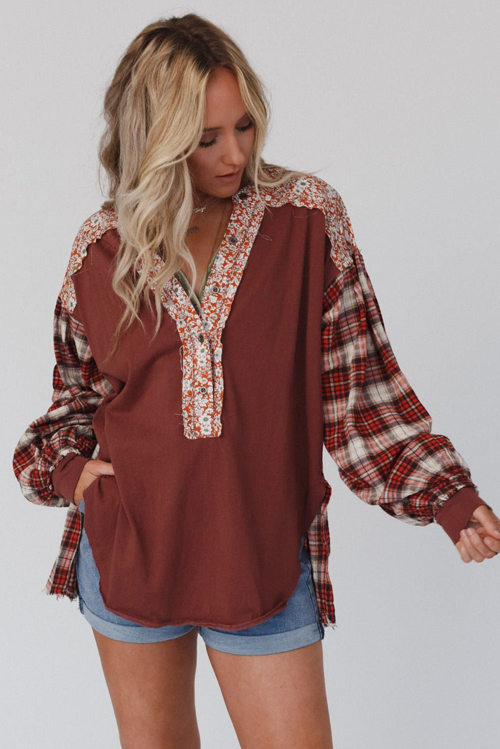 Martina | Blusa boho chic con maniche fantasia e dettagli floreali