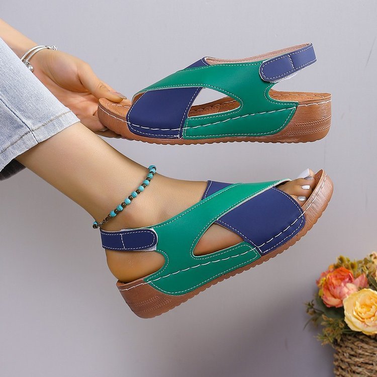 Angelie - Black and white women's wedges with ergonomic design