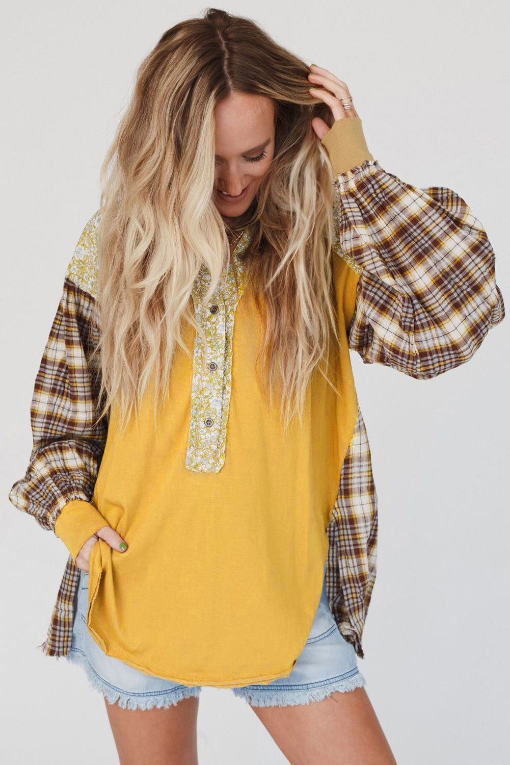 Martina | Blusa boho chic con maniche fantasia e dettagli floreali