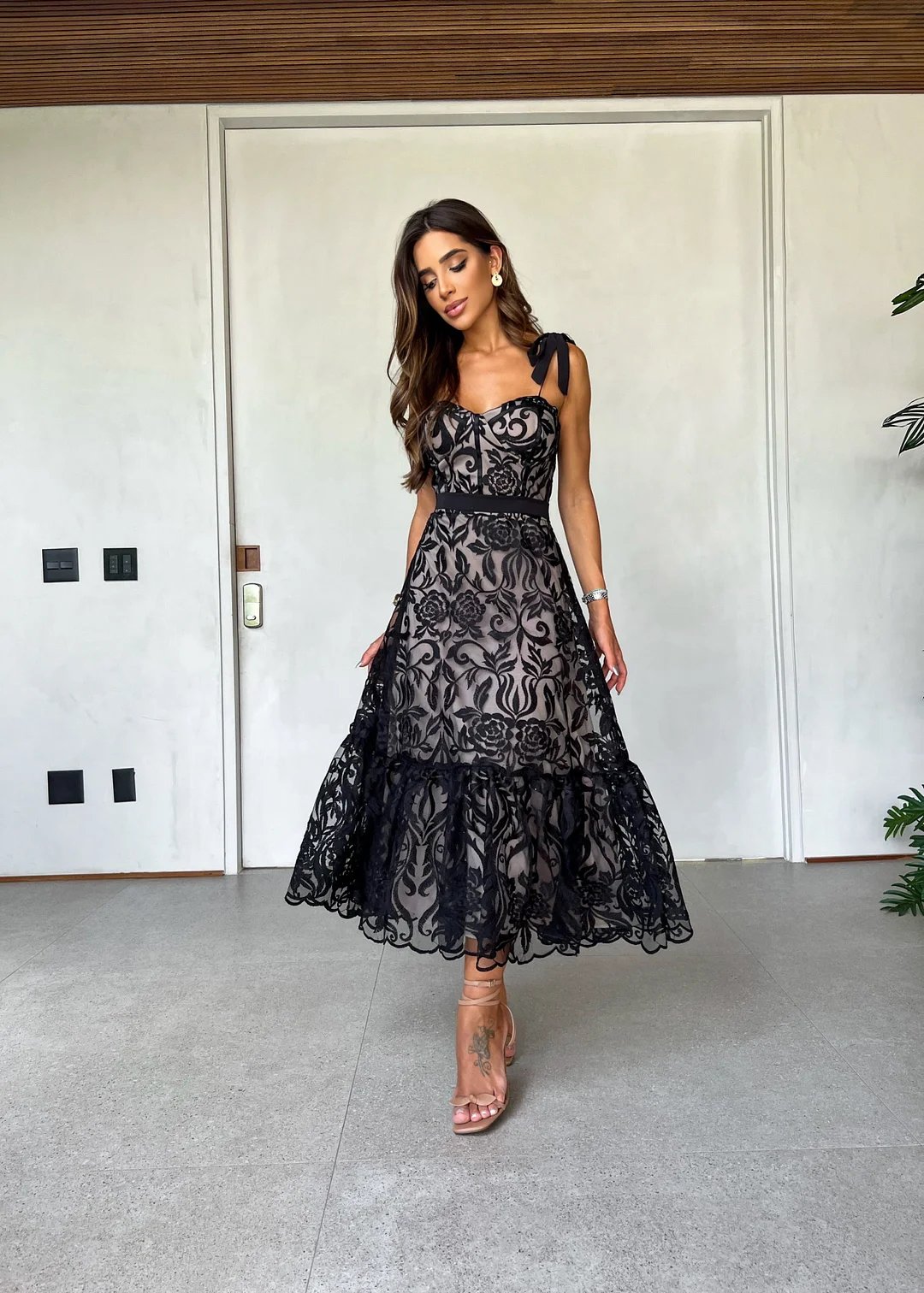 Luciana - Abito midi in pizzo con fiocchi
