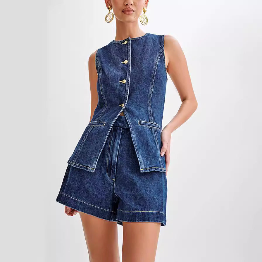 Valentina : Outfit casual in denim: gilet e pantaloncini senza maniche