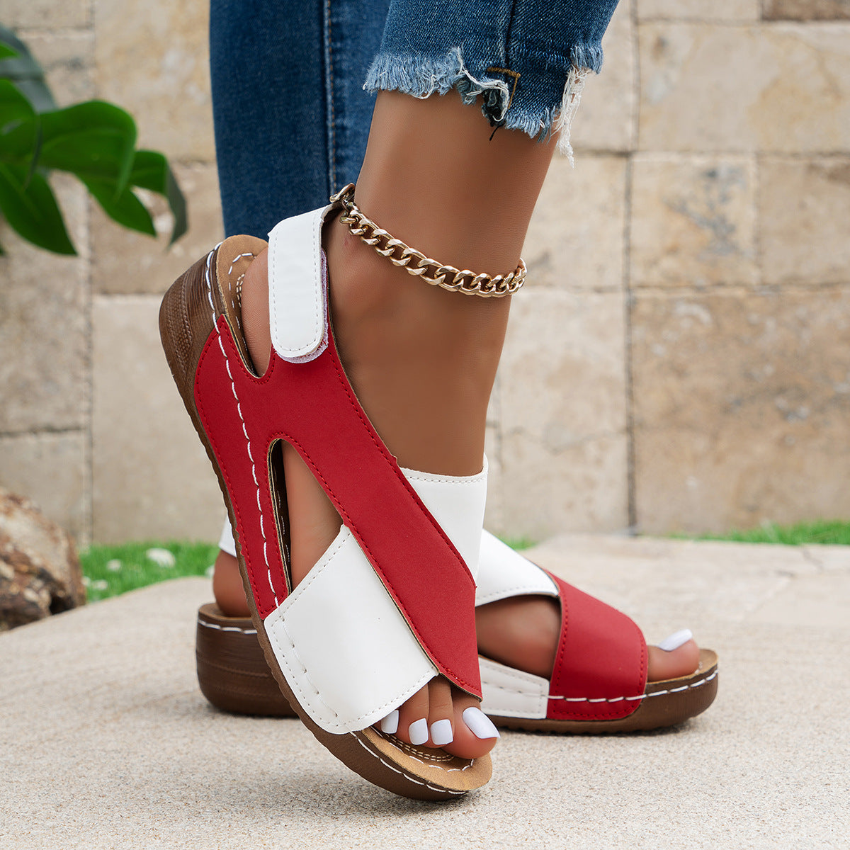Angelie - Black and white women's wedges with ergonomic design