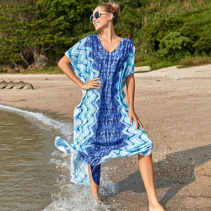 Women's beach kaftan with modern wave pattern Ivyshape
