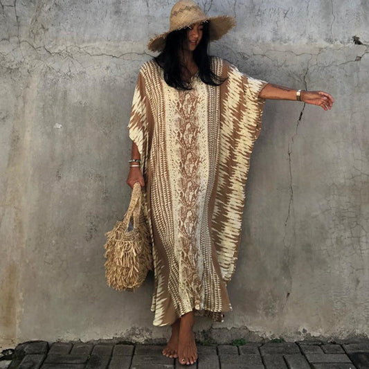 Ladies beach kaftan with artistic pattern and wide-cut sleeves Ivyshape