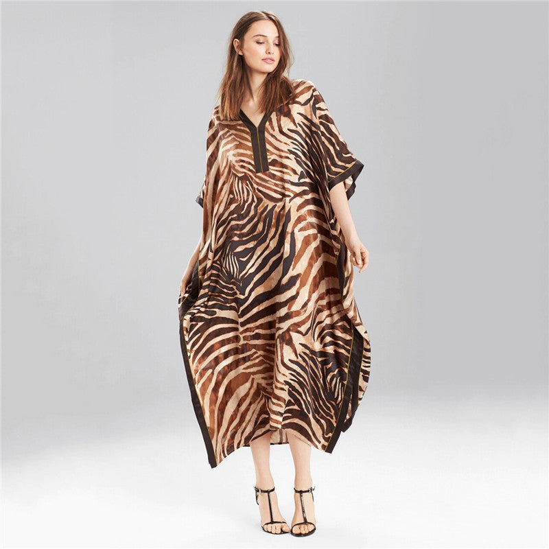 Women's casual kaftan with modern animal print and side slits Ivyshape