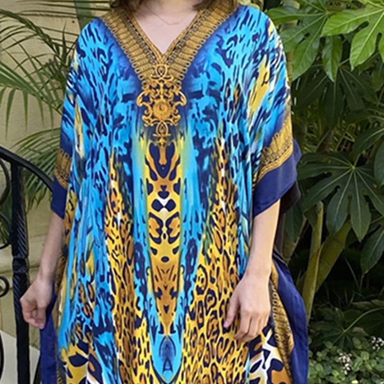 Ladies elegant beach kaftan with elaborate animal design and V-neck Ivyshape