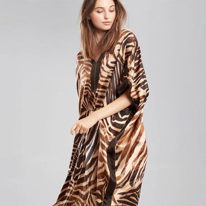 Women's casual kaftan with modern animal print and side slits Ivyshape