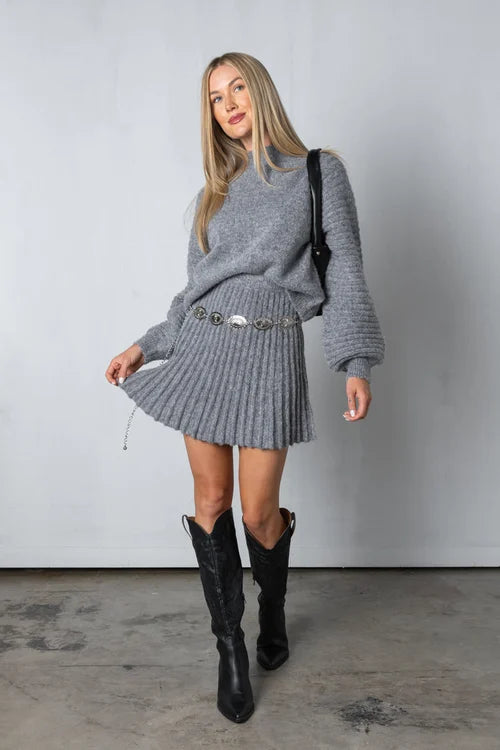 Norra | Elegante set maglione e gonna a pieghe