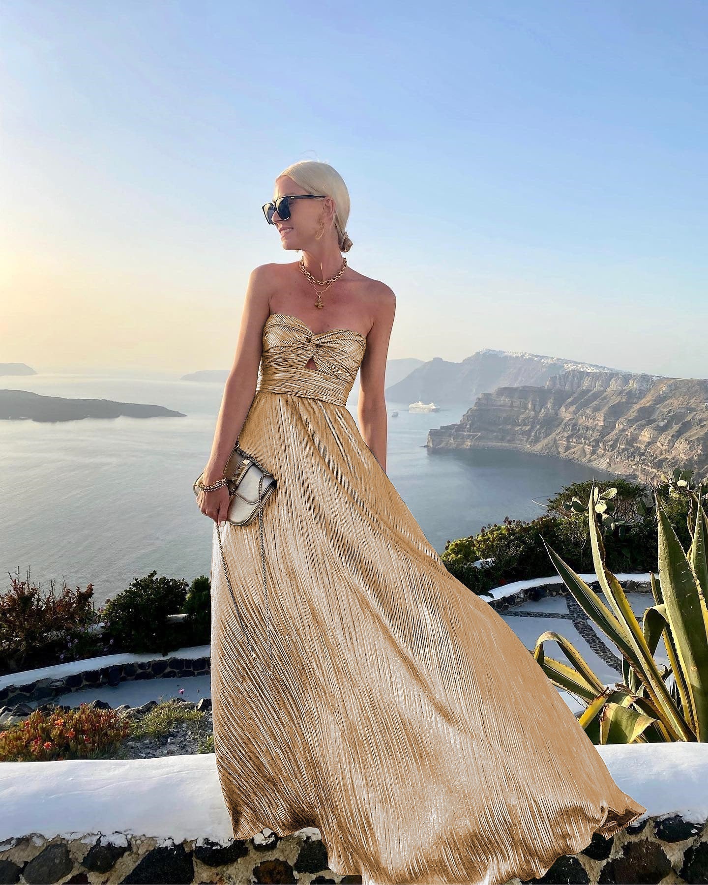 Valeria - Strapless metallic dress with elegant slit