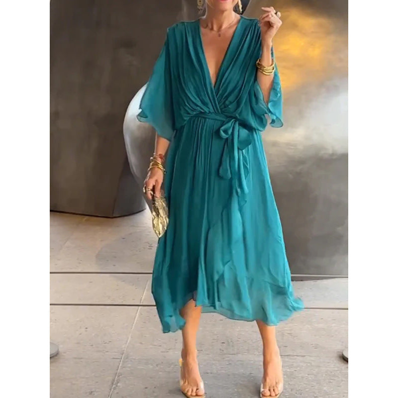 Sabrina - Flowing V-neck dress with adjustable belt