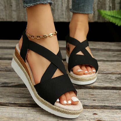 Clara - Sandalias negras de plataforma con tiras cruzadas
