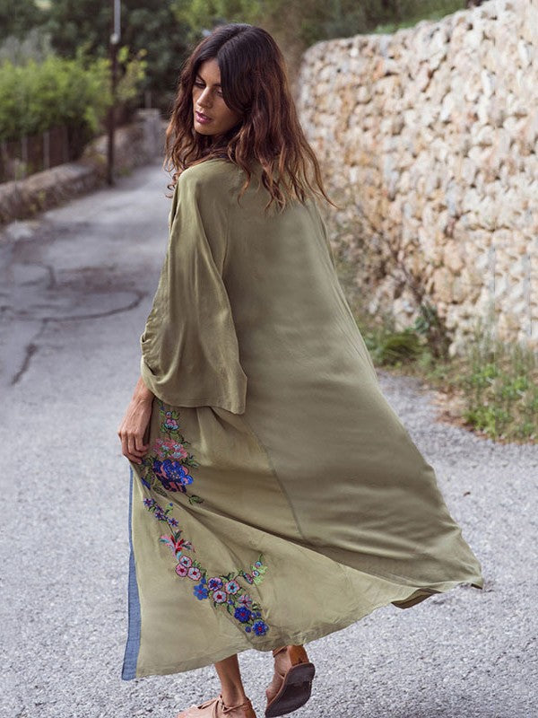 Women's beach kimono with floral pattern mix and wide sleeves Ivyshape