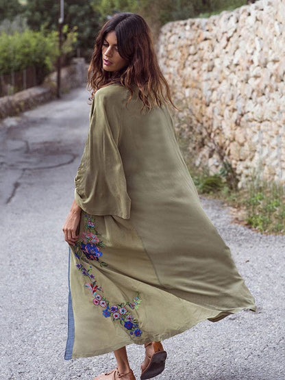 Women's beach kimono with floral pattern mix and wide sleeves Ivyshape