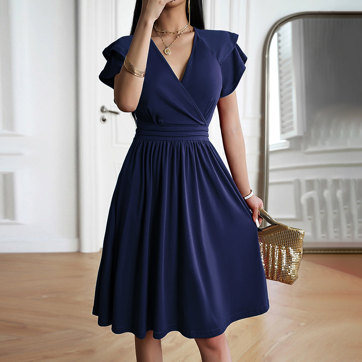 Lyanna | Elegante abito midi con scollo a V e stile sofisticato per donna