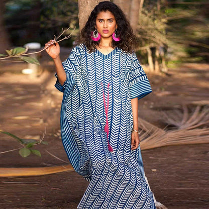 Women's kaftan with fashionable pattern and tie belt Ivyshape