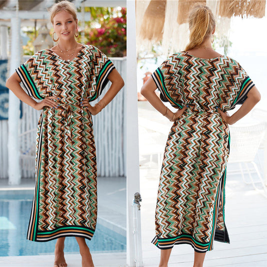 Women's maxi kaftan with eye-catching zigzag pattern and practical side slits Ivyshape