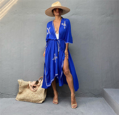 Ladies beach tunic with elaborate decoration and side slit Ivyshape