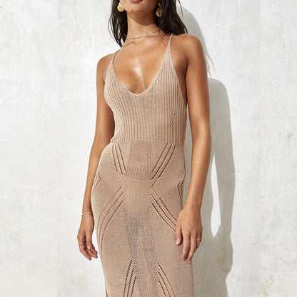 Ladies max dress in body-hugging knit design with deep V-neck Ivyshape