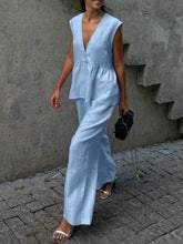 Women's fashionable jumpsuit with V-neck and wide-cut legs Ivyshape