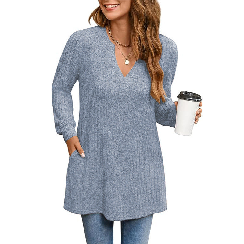 Women’s knitted sweater with side welt pocket and V-neck Ivyshape