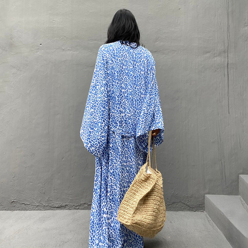 Women's elegant kaftan with animal print and wide sleeves Ivyshape