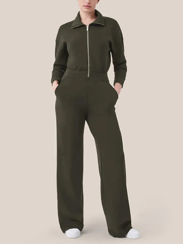 Women's sporty jumpsuit with high collar and practical pockets Ivyshape
