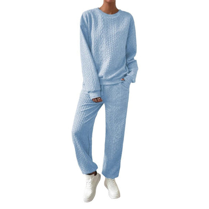 Ladies knitted suit with cable braid pattern Ivyshape
