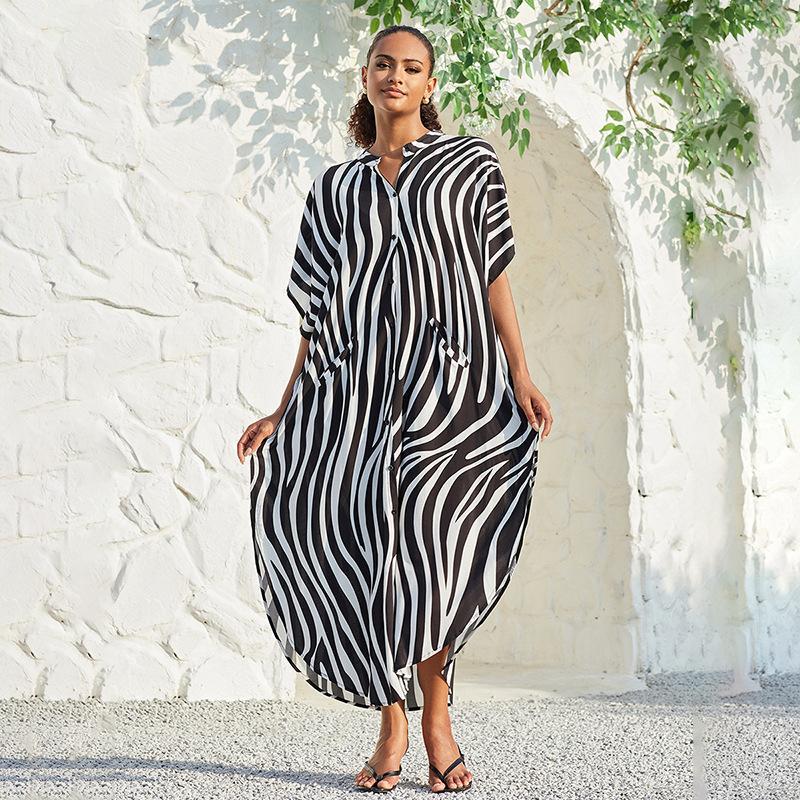 Women's kaftan dress with modern batik design and wide-cut sleeves Ivyshape