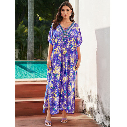 Women's maxi dress with colorful animal motif and elegant V-neck Ivyshape