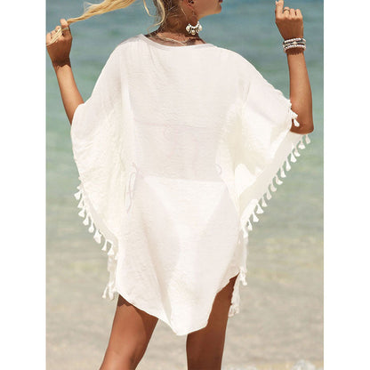 Women's beach cover-up with elegant neckline and fringe Ivyshape