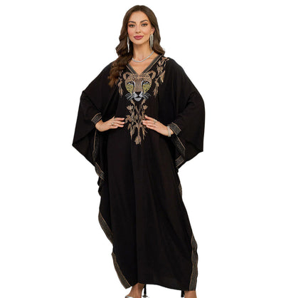Ladies Elegant Kaftan with intricate animal embroidery and wide cut Ivyshape