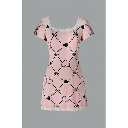 Ladies nightgown with lace trim and heart motif Ivyshape