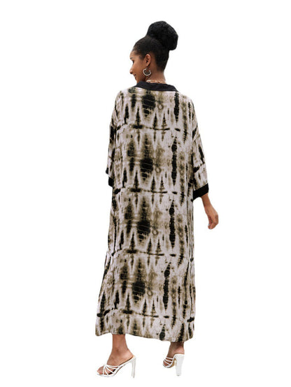 Ladies Maxi Beach Kaftan with deep slit processing and modern batik design Ivyshape